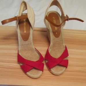 BCBG size 8.5 women's shoes